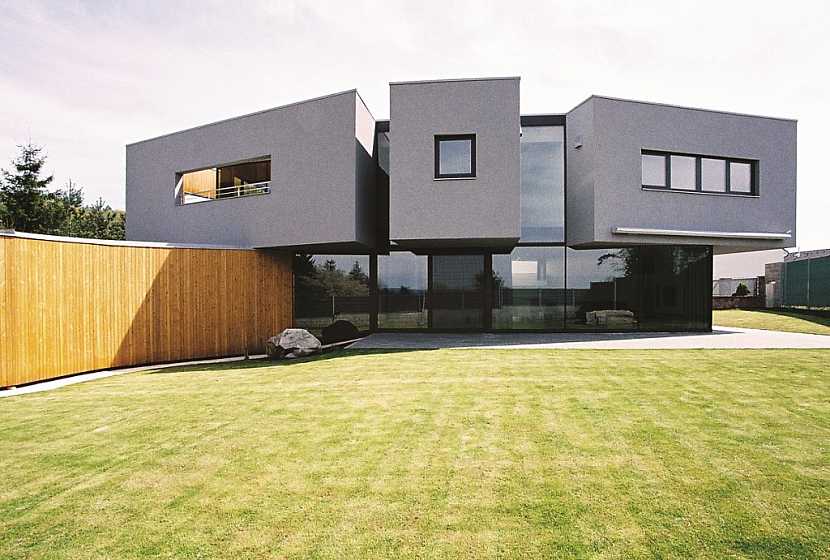 Atypický rodinný dům u Brna je dílem Fránek Architects.