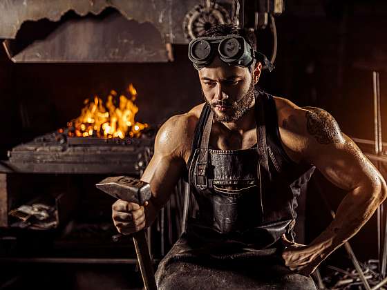 otevřít: Žena, která dává kovu duši: Poznejte kovářství, jaké jste ještě neviděli