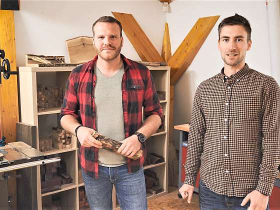 otevřít: K výrobě luxusních dřevěných per se dostali díky jednomu videu z Ameriky