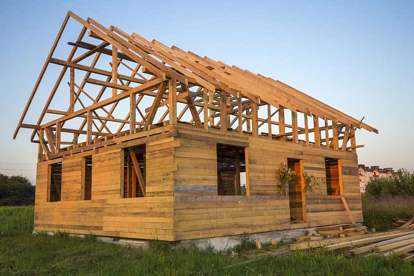 I dřevěná konstrukce je považována za hrubou stavbu