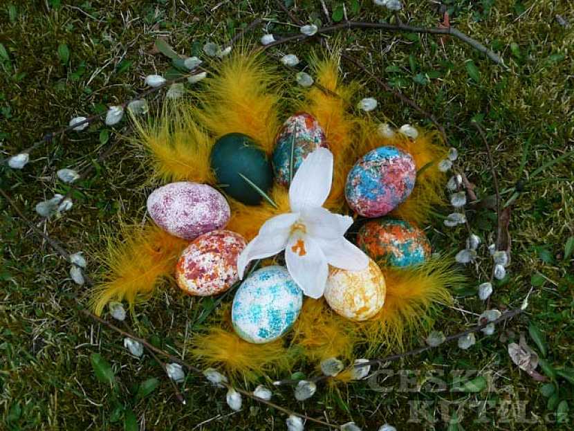 Zdobení velikonočních vajíček – mramorování OVO
