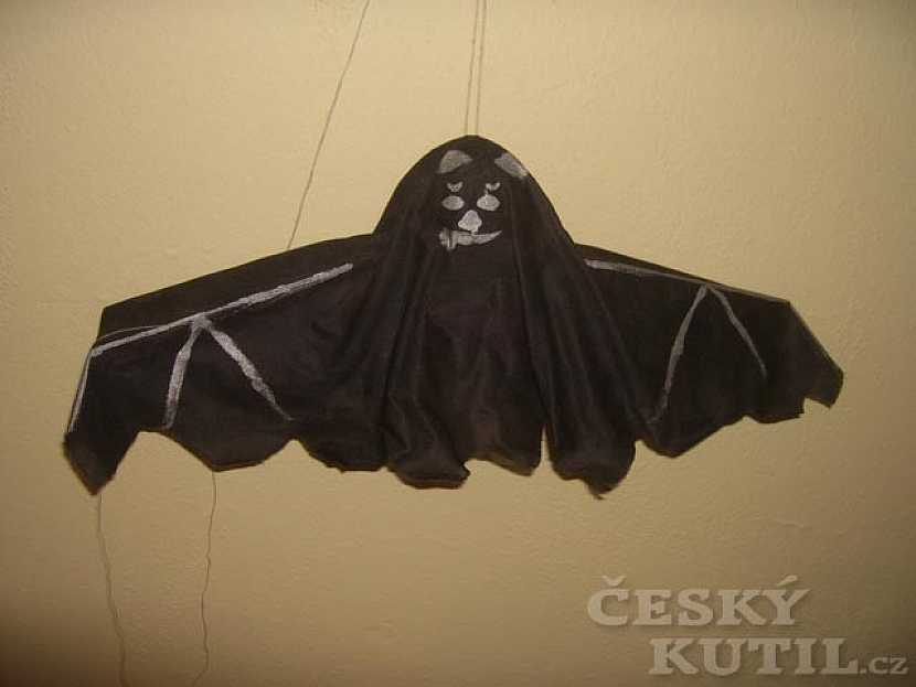 Strašidla a netopýři – výroba halloweenské dekorace