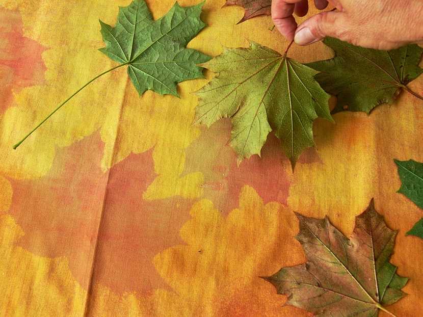 Podzimní ubrus s listím - barvení a zdobení
