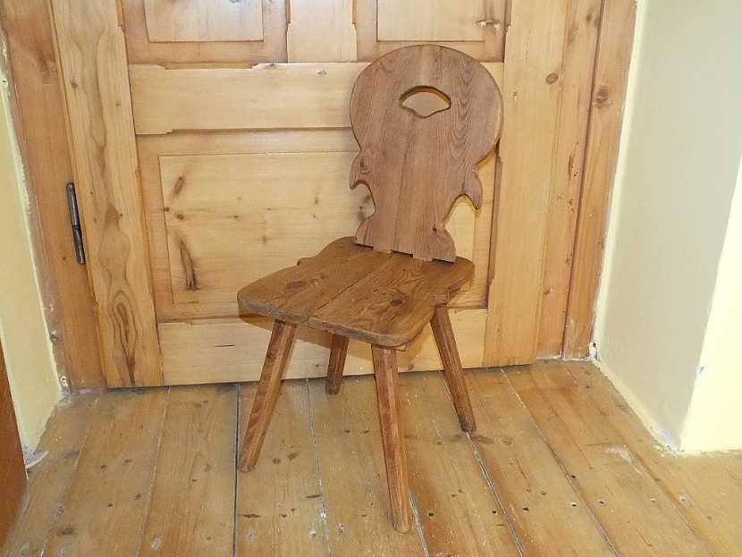 Renovace staré židle voskem (Zdroj: Pavel Kutil Zeman)