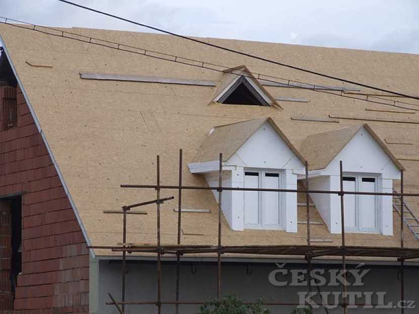 Střechy a střešní krytiny – 3. díl: plechové střešní krytiny