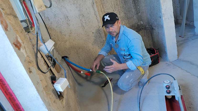 Nevíte, jak si poradit s tlakovou zkouškou vodoinstalace? (Zdroj: Prima DOMA MEDIA, s.r.o.)