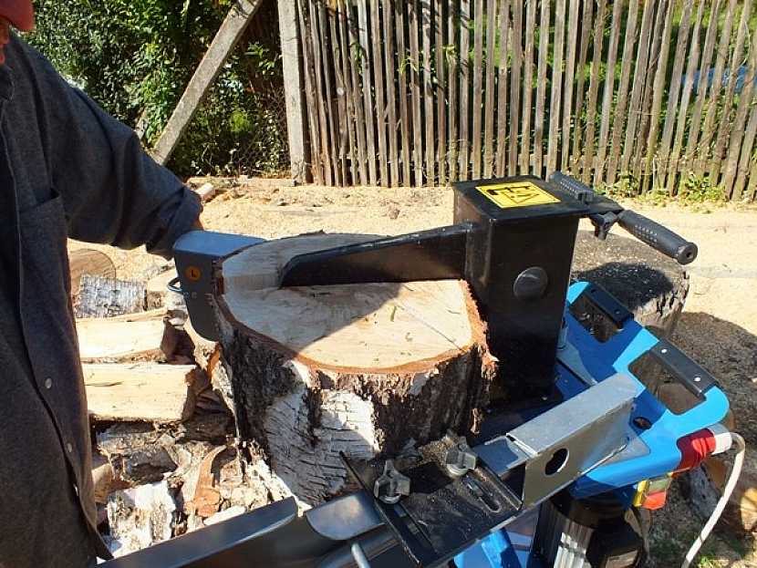 Příprava dřeva na zimu nikdy nebyla snazší