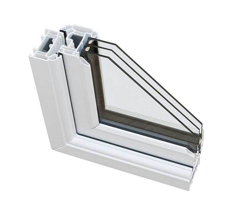 Standardem u nízkoenergetických staveb je okno s trojsklem, které zajistí, že více energie projde ze slunce dovnitř budovy