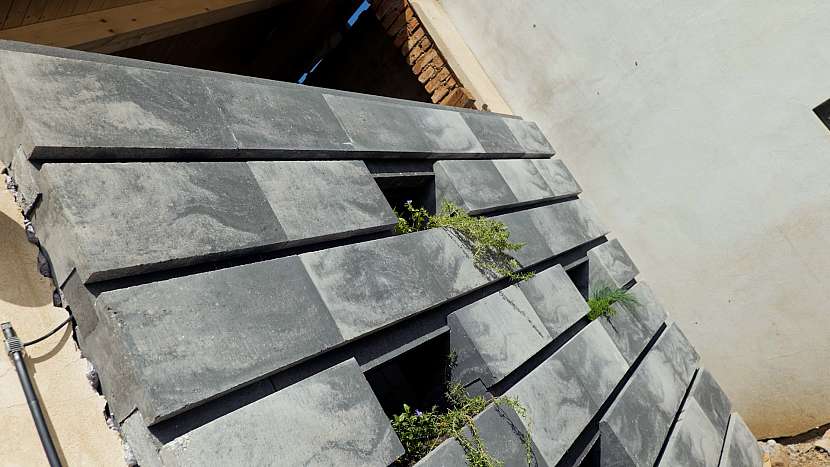 Zelená betonová zeď letní kuchyně (Zdroj: Prima DOMA MEDIA, s.r.o.)