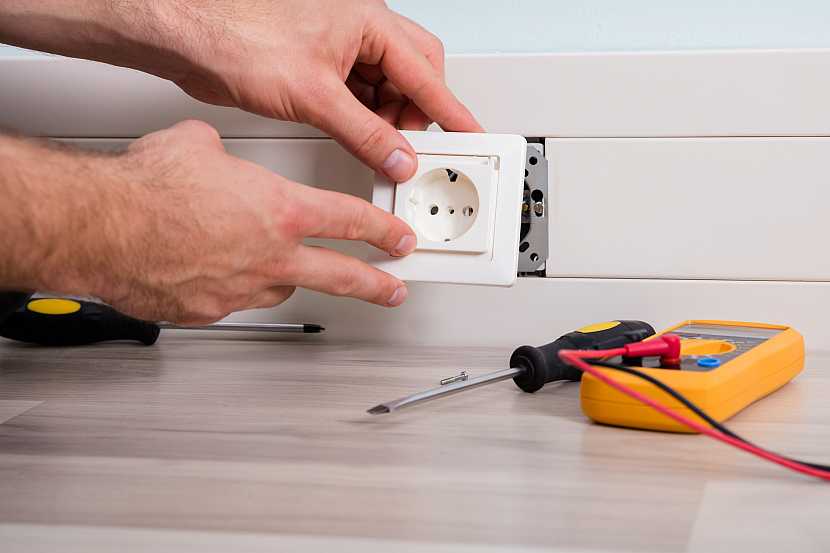 Vyměnit elektrickou zásuvku zvládnete v pohodě sami (Zdroj: Depositphotos)