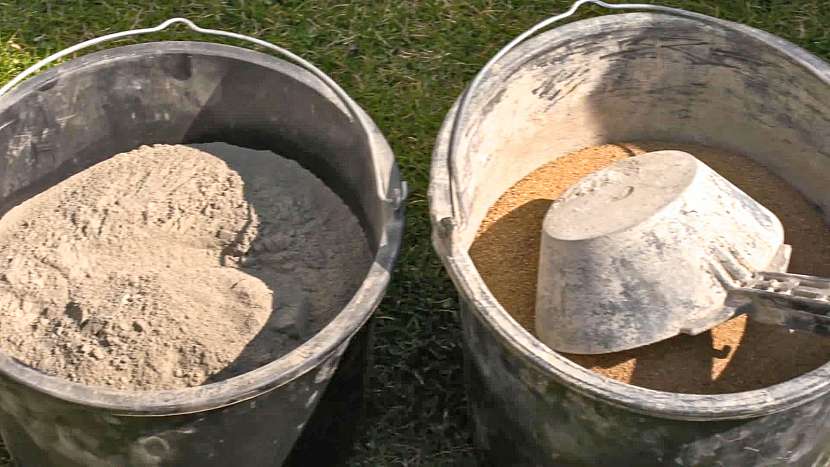 Základní potřebou k tvorbě jsou suroviny na výrobu betonu, tedy cement a písek