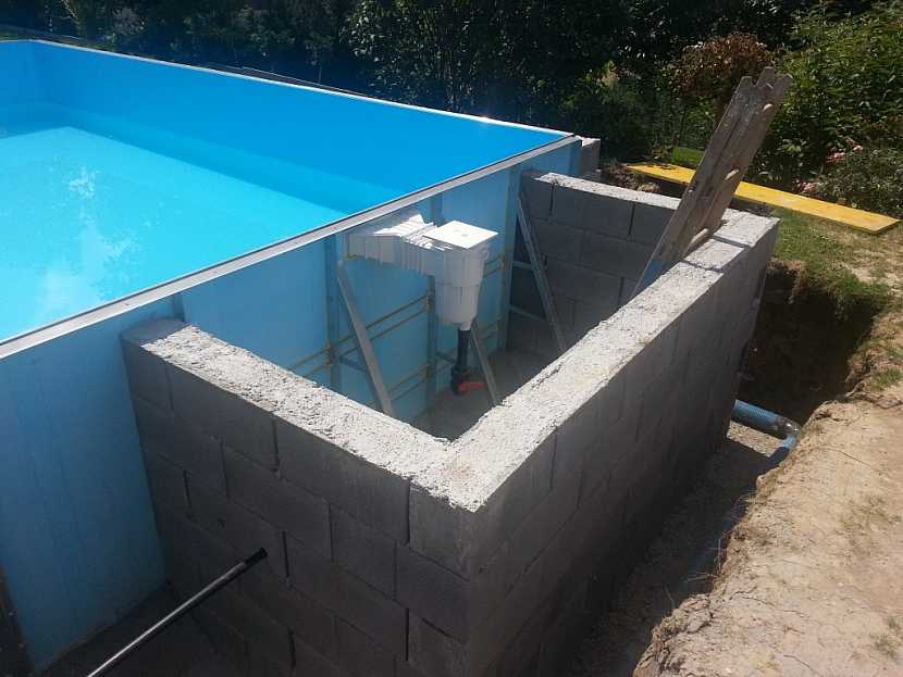 Kvalitní izolace bazénu prodlouží koupací sezónu