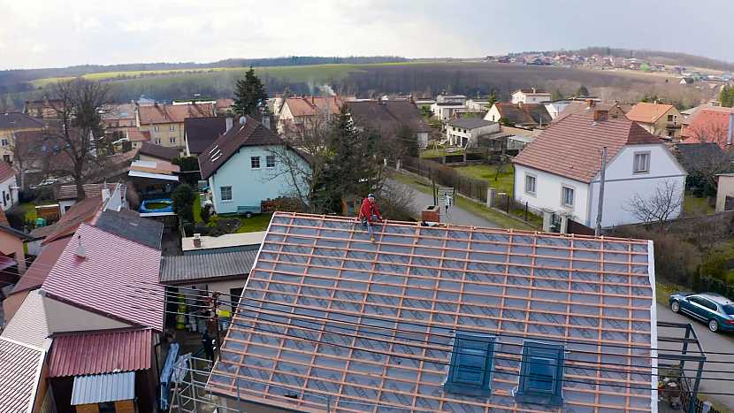 Rekonstrukce sedlové střechy na rodinném domě (Zdroj: Prima DOMA)