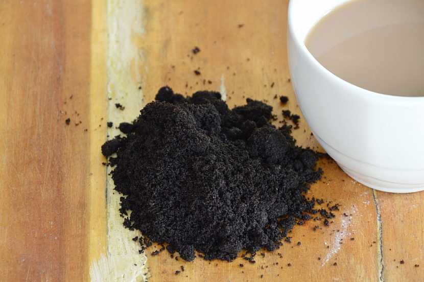 Z domácích zásob je možné k čištění použít třeba kávu