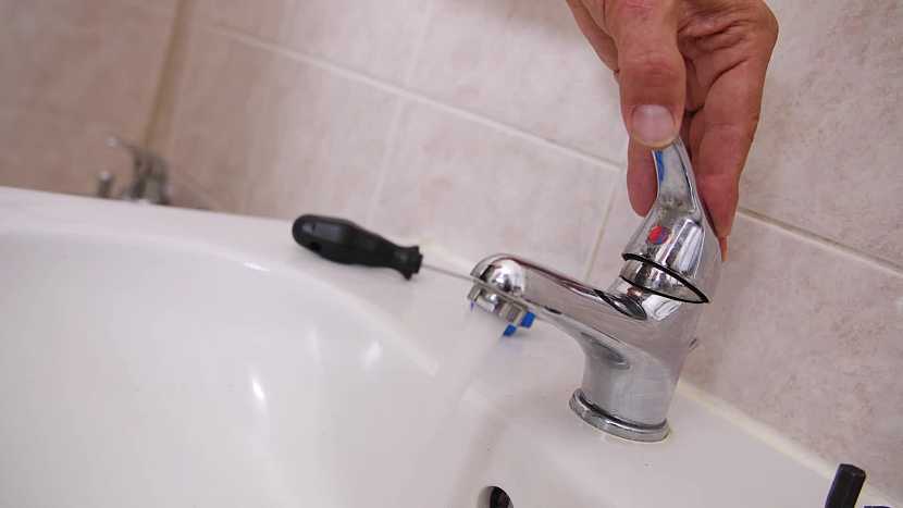 Konec kapajících kohoutků. Jak si snadno vyměnit vodovodní kartuši? (Zdroj: Prima DOMA)