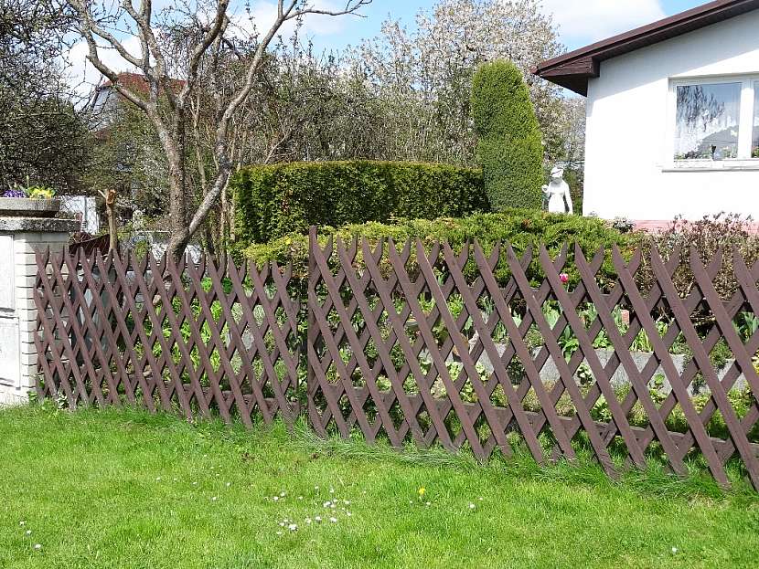 Jaký plot si vyberete k svému domu?