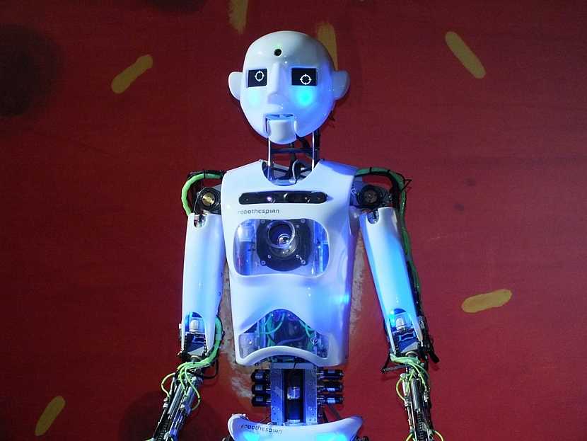 Poslechněte si, co vám poví humanoidní robot Thespian