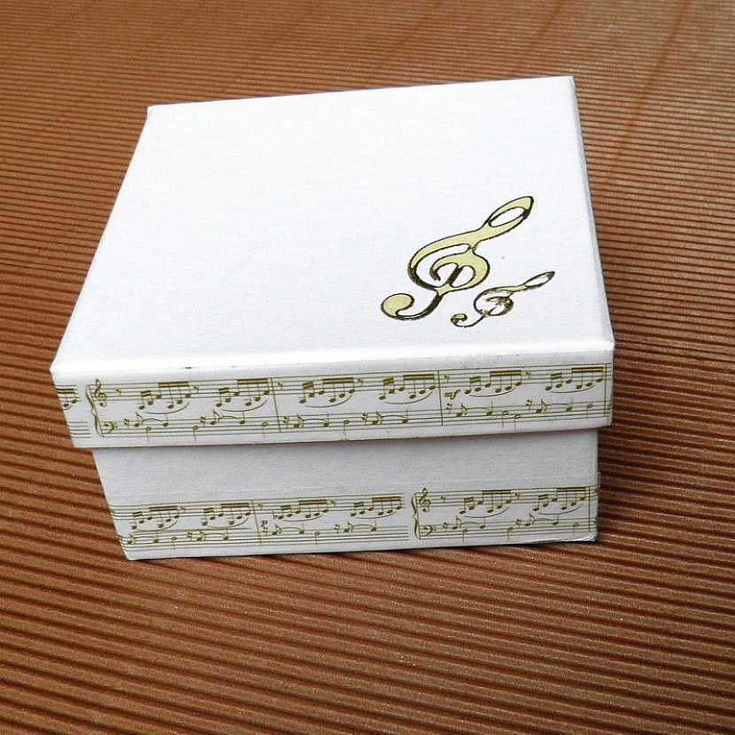 Balení dárků bez balícího papíru – tipy na výrobu dárkových krabiček