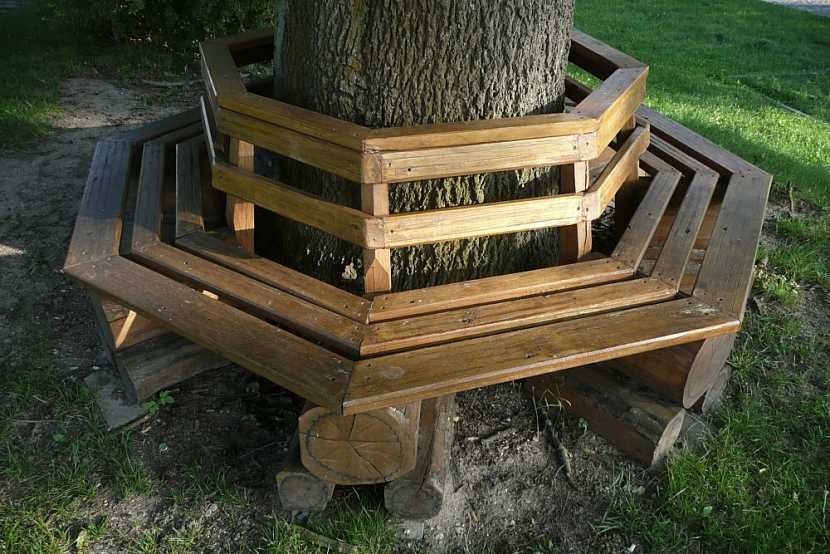 Zahradní lavice a lavičky
