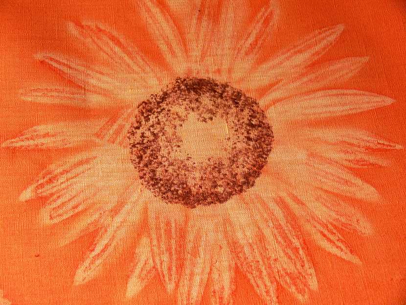 Ubrus se slunečnicemi - Barvení textilu světelnou technikou