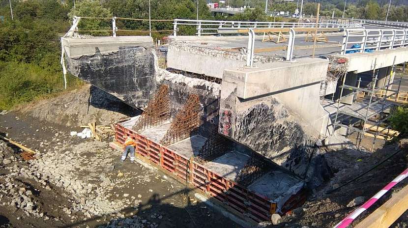 Lehké keramické kamenivo Liapor pomůže při opravách mostů na D1