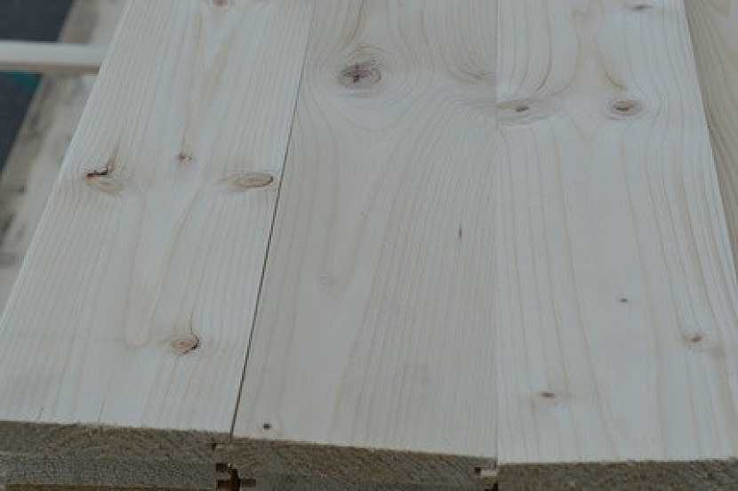 Dřevěné podlahy kvality C (industrie) jsou vhodné do technických místností, dílen, garáže nebo zahradního domku