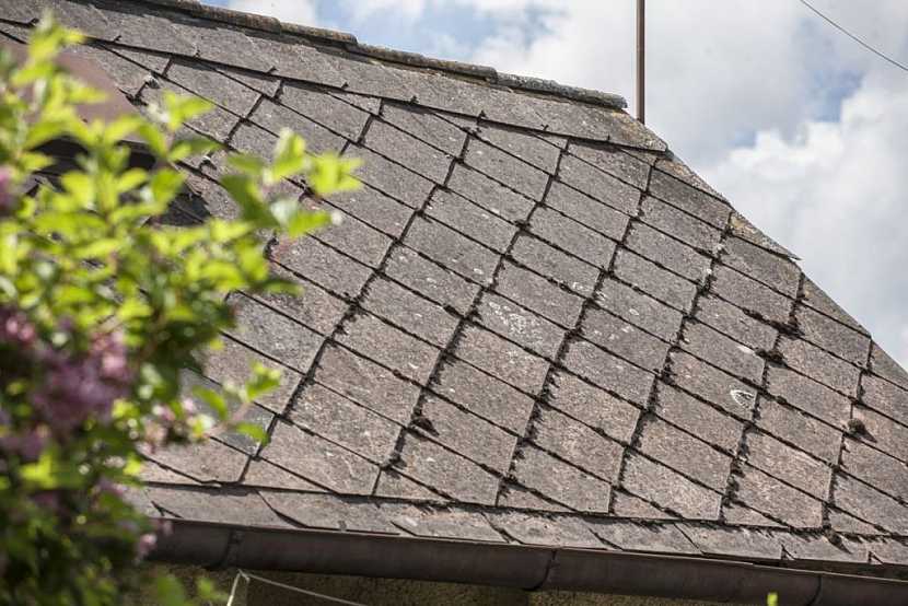 Jak vyměnit dosluhující eternit za novou ocelovou střechu (Zdroj: Ruukki)