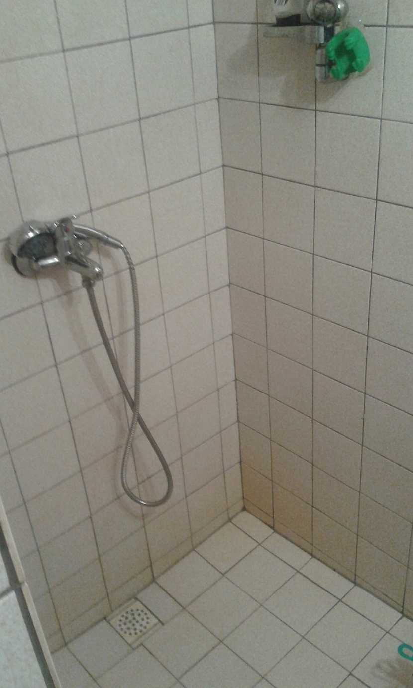 Starý sprchový kout