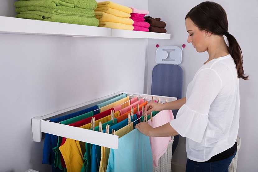 Sušení prádla v bytě a domě: rozličné prostory s různými možnostmi (Zdroj: Depositphotos)