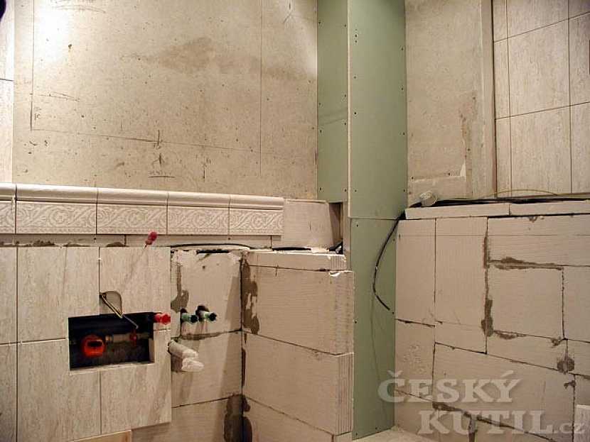 Rekonstrukce koupelny v paneláku – 2. díl