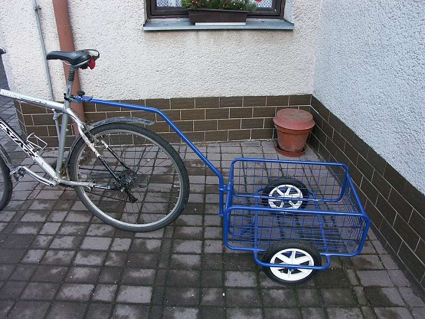 Praktický vozíček za kolo
