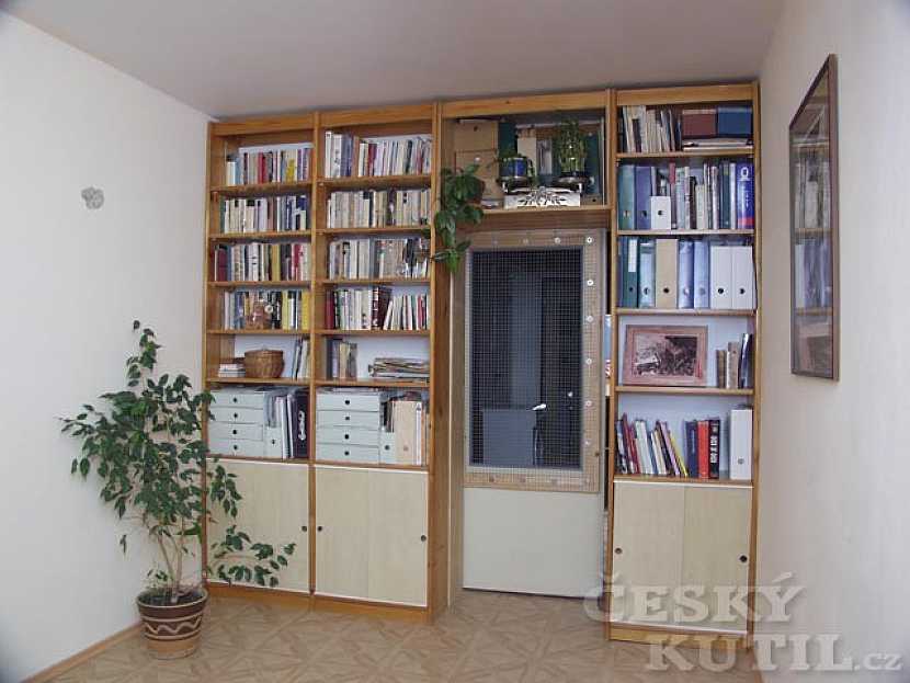 Knihovna a úložný prostor v malém pokoji – 2. díl