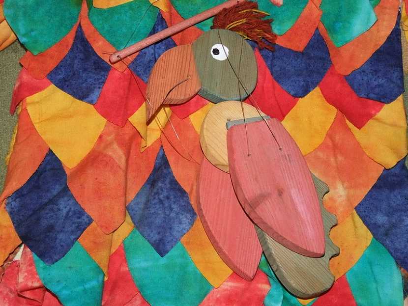 Čas dětských karnevalů je tady – jak vyrobit dětský kostým papouška