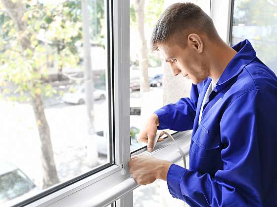 otevřít: Co prodejci raději neříkají? Místo celých oken stačí vyměnit jen skla