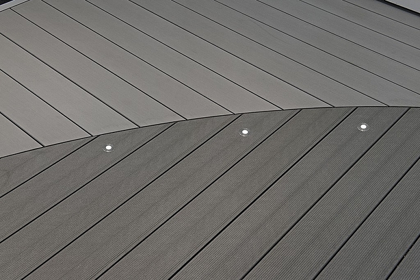 Terrace Massive – flexibilní a variabilní masivní desky ideální pro terasy se zaoblenými tvary