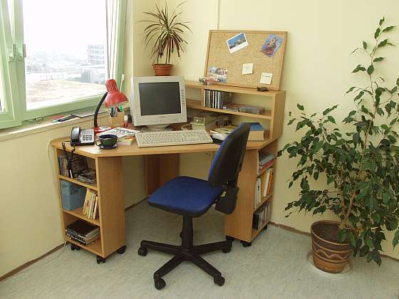 Počítačový stůl sestavíte podle vlastní potřeby (Zdroj: PePa)