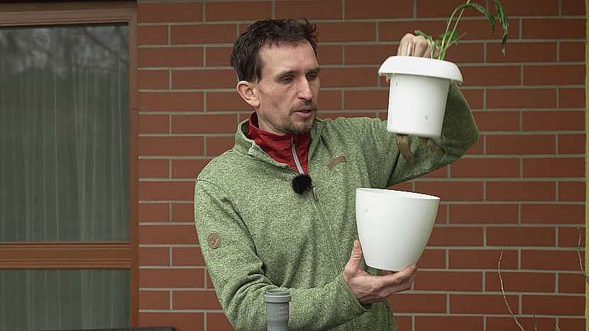Retenční nádoby na pěstování rostlin umí zadržet vodu