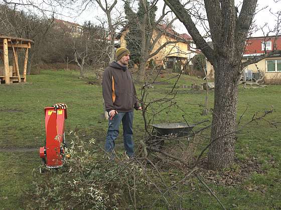 Naučte se na jaře správně řezat keře i byliny