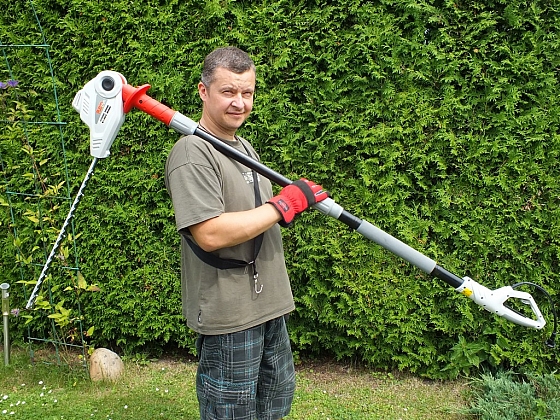 Teleskopické plotové nůžky na vysoké keře