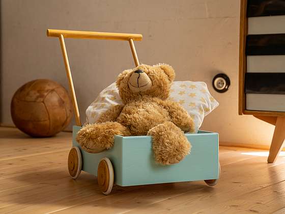 Vyrobte svým dětem krásný kočárek pro panenky a jiné hračky (Zdroj: Balakryl)