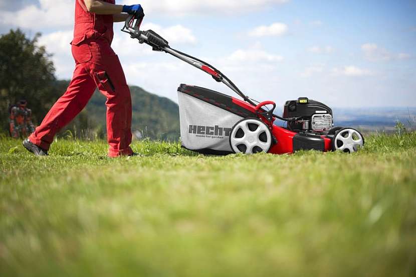 Co udělat, abyste měli dokonalý a krásný trávník? (Zdroj: HECHT MOTORS s.r.o.)