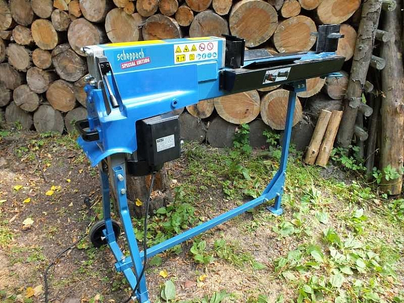 Začněte s přípravou palivového dřeva již v létě