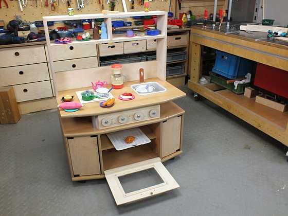 Vyrobte malou dětskou kuchyňku, je to snadné (Zdroj: Pavel Kutil Zeman)