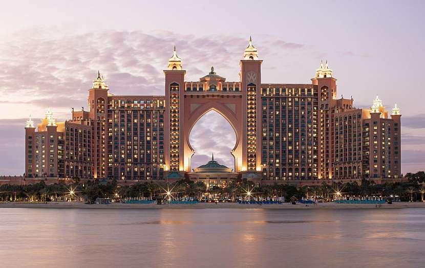 preciosa_lighting_atlantis_the_palm_dubai_photo_by_ales_vyslouzil_15_full_49592399487_o.