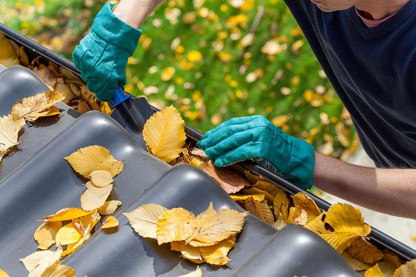 Čištění okapů je důležitou prevencí