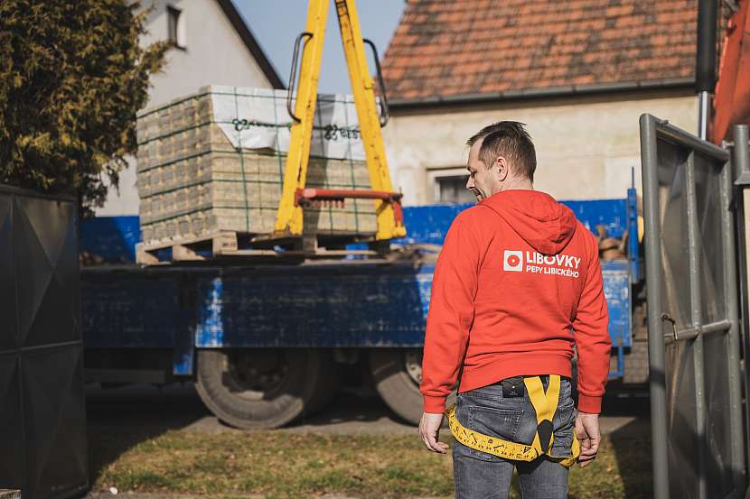 Navezení materiálu
