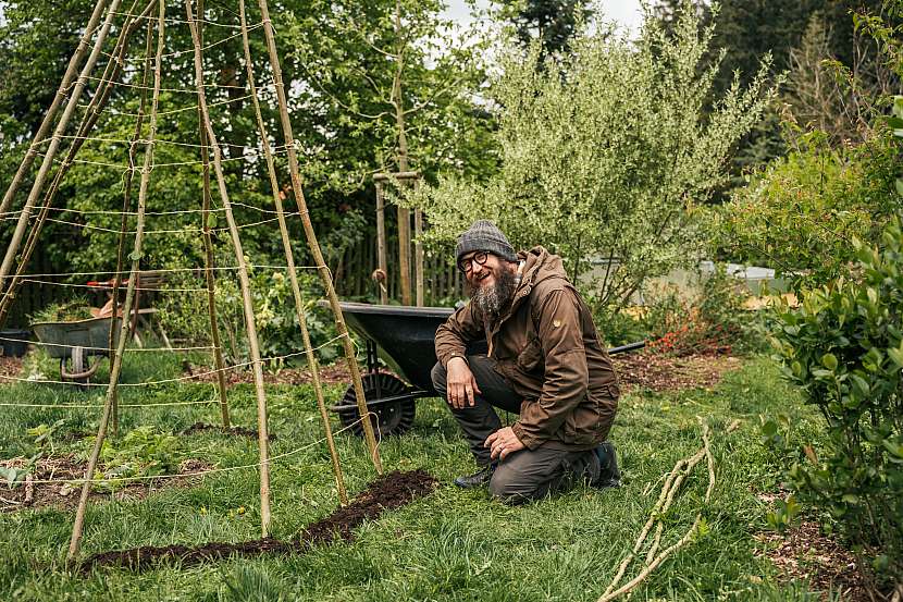 Fazolové teepee poslouží nejen k dětským hrám, ale je také netradiční oporou pro pěstování popínavých rostlin, třeba luštěnin