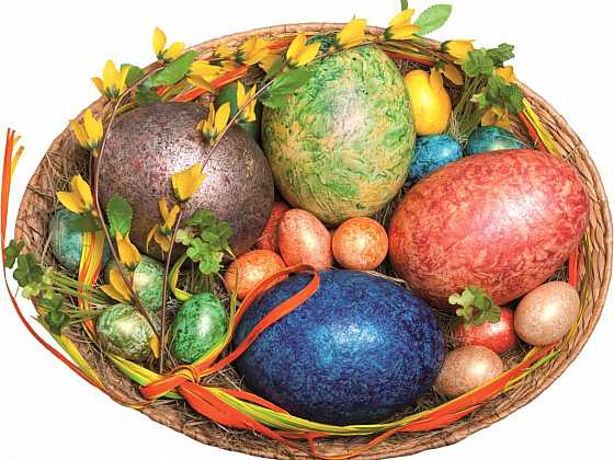 Trendy letošních Velikonoc: Zlatá, stříbrná a jednotné barevné tóny