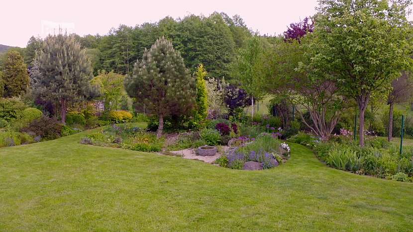 Trvalková zahrada se během podstupující sezony proměňuje a kvete (Zdroj: Prima DOMA MEDIA, s.r.o.)
