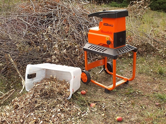 Podzimní úklid se neobejde bez štěpkovače